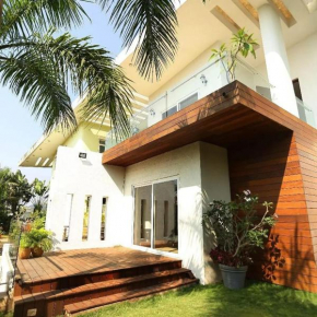 bm kaaki villa